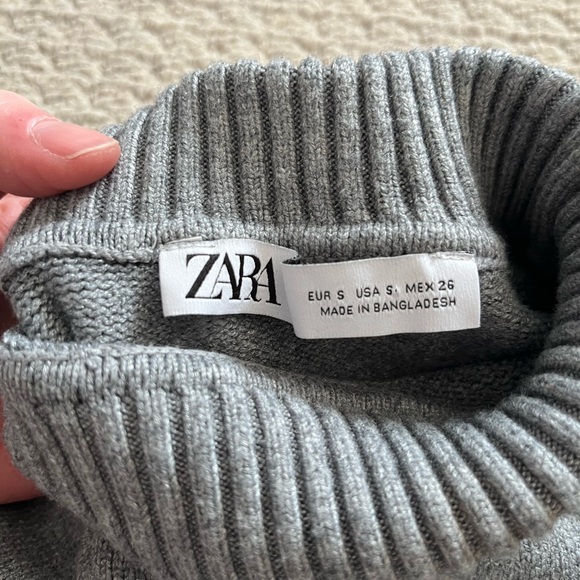 Zara Ribbed Gray Sweater - Picture 2 of 5